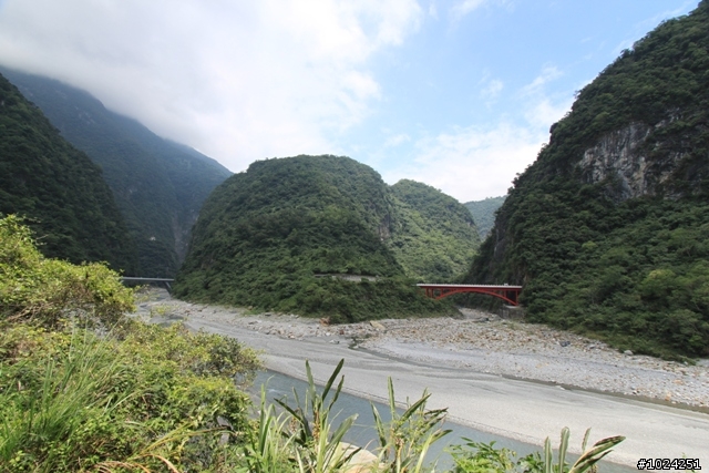 這一刻，在公路之巔擁抱‧幸福