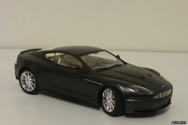 找了好久的 Aston Martin DBS