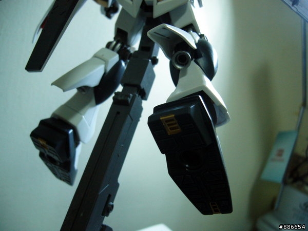 [分享] HGUC NU鋼彈半素組作品!!