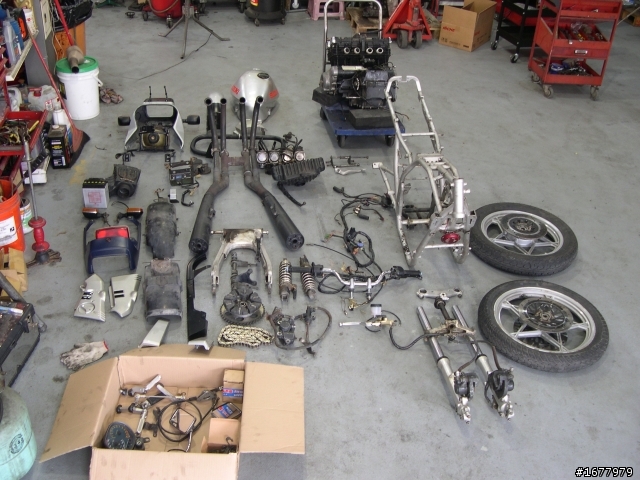 1982年的GSX 750 S1 KATANA(老機哺)整修