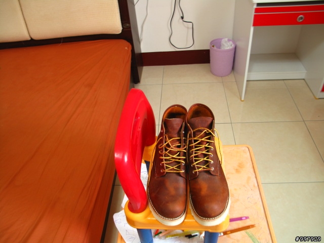 "分享"夢寐以求的(跟老婆求來的) red wing 9111.........
