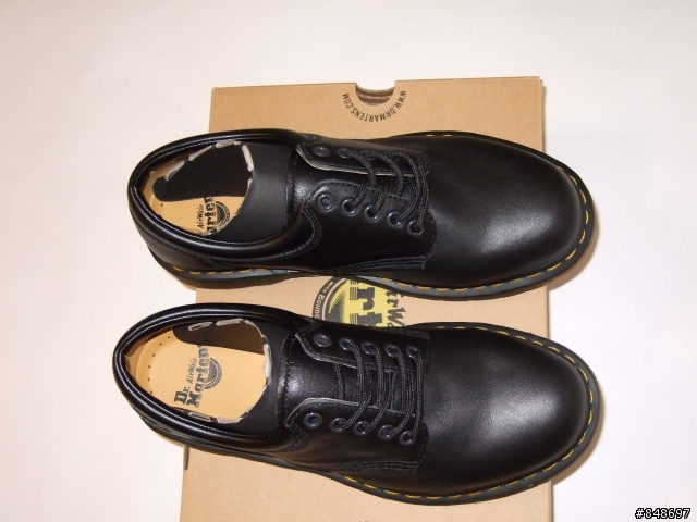 【開箱】馬汀大夫Dr. Martens 8053 5 Eye Padded Collar Shoe