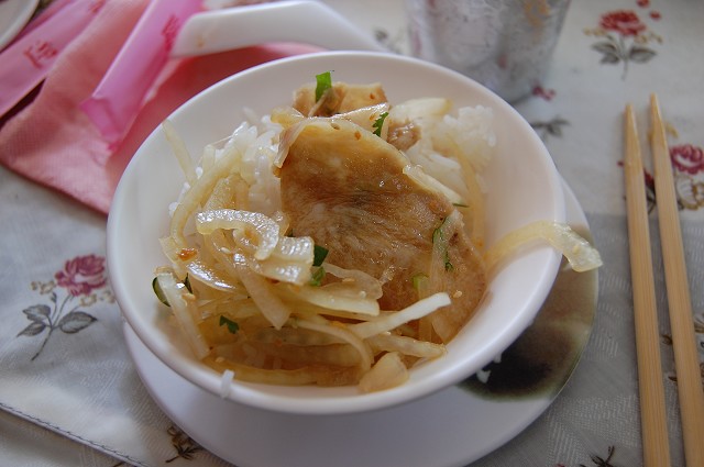 里港滇緬村美食
