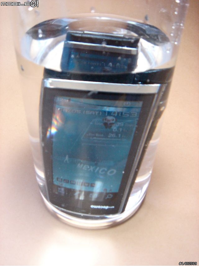 [開箱文]Fujitsu 小弟的第一次-F01B的開箱文