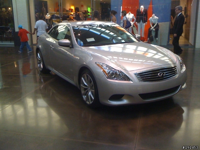 美國逛街看到的車展