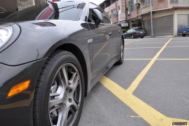 台南~巧遇 Panamera 4S