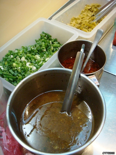 [美食報導] 很不一樣的滷味料理 - 百華味