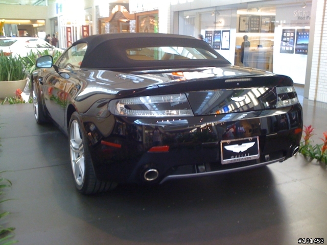 美國逛街看到的車展