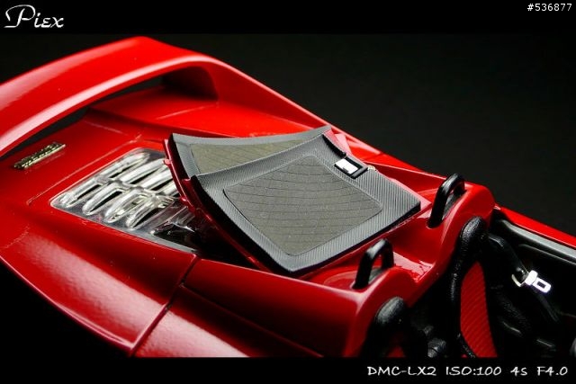 [1/18]火紅蛙王 Porsche Carrera GT