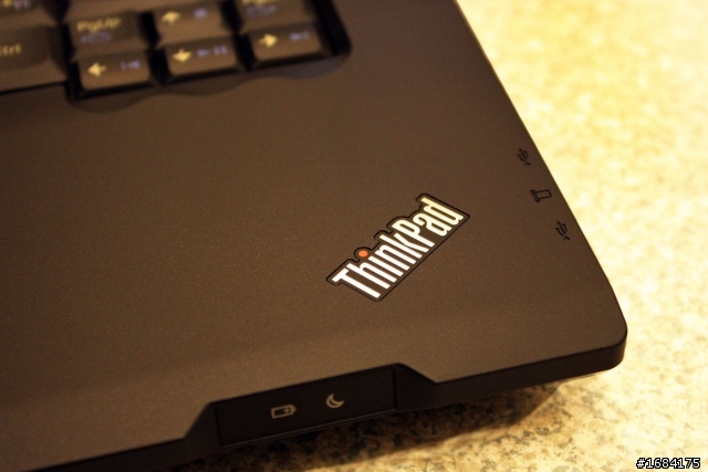 [開箱囉] LENOVO SL410 優秀血統,穩定好用!!