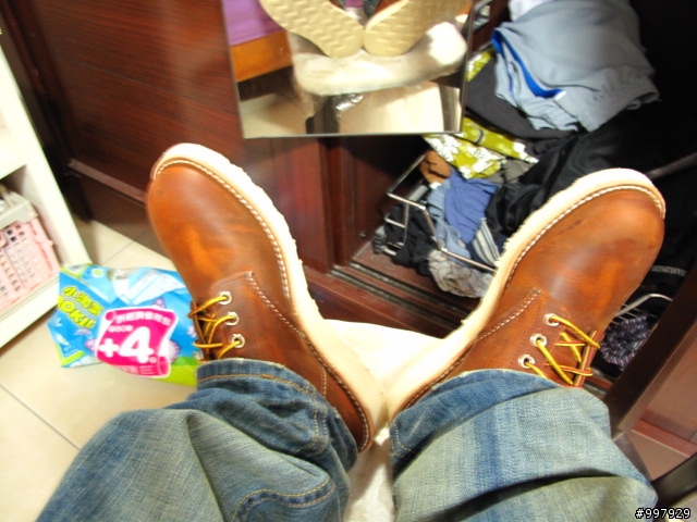 "分享"夢寐以求的(跟老婆求來的) red wing 9111.........