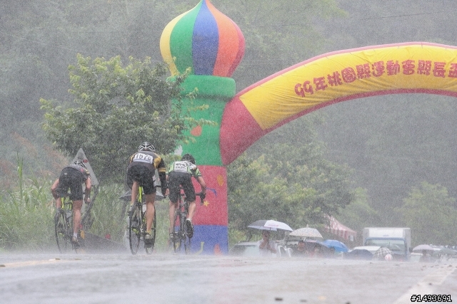 桃園縣長盃雨中奮戰選手值得收藏的相片(全紀錄)