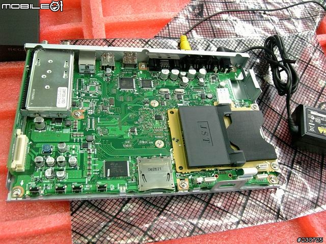 [開刀文]解剖 I.O DATA デジタルチユ ーナー  HVT-BCT300 及 東芝デジタルチユ ーナー  D-TR1