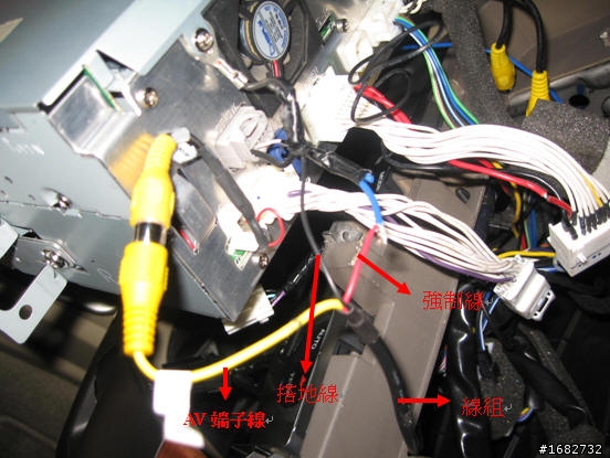 NISSAN LIVINA 安裝行車影像記錄器+倒車鏡頭