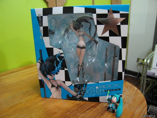 [開箱分享] {BRS_黑岩} (刀版) 1/8  BLACK★ROCK SHOOTER (Black blade ver. )__ (はちゅねミク主持)
