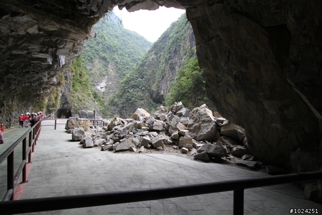 這一刻，在公路之巔擁抱‧幸福