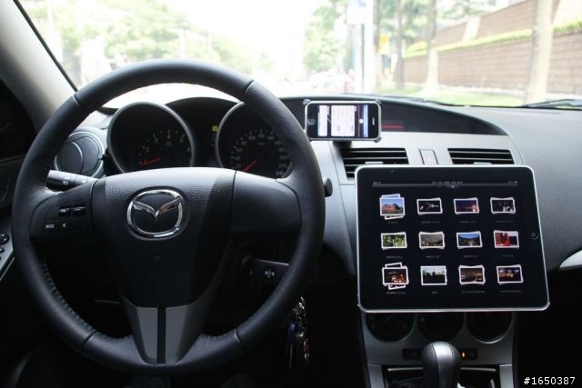 新馬三 with ipad 車用影音上網系統