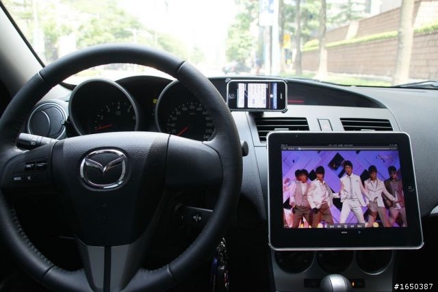 新馬三 with ipad 車用影音上網系統