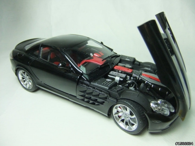 Mercedes-Benz SLR McLaren  鏡面烤漆  (圖多多多請謹慎服用)