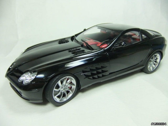 Mercedes-Benz SLR McLaren  鏡面烤漆  (圖多多多請謹慎服用)
