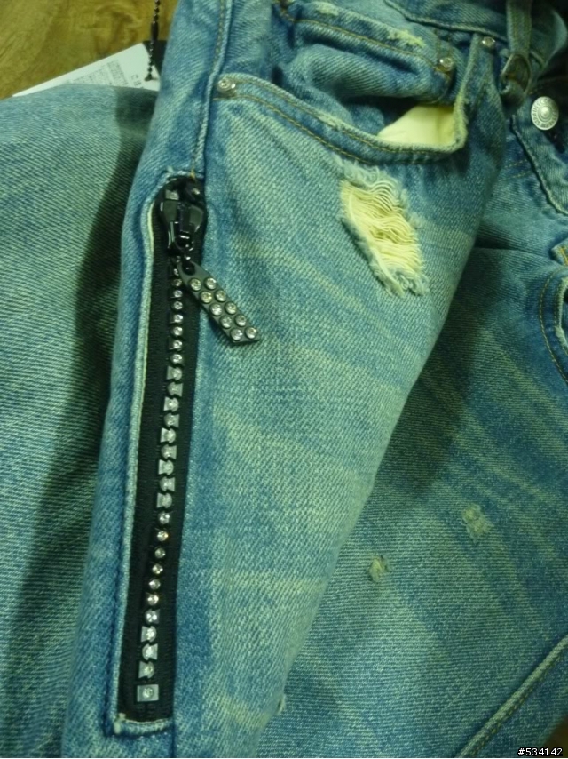 {簡易開箱分享} 炎炎夏日淺色褲   Levi's Fenom 505 Crystal Package DISCO