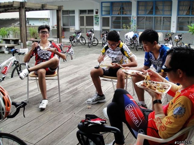 (照片)20100725鐵國山硬陡行暨中華電信減碳愛地球無車日活動