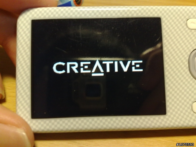 [開箱] 白色惡魔纏著我!! Creative Zen X-Fi Style 8G  (PS:圖非常多...)
