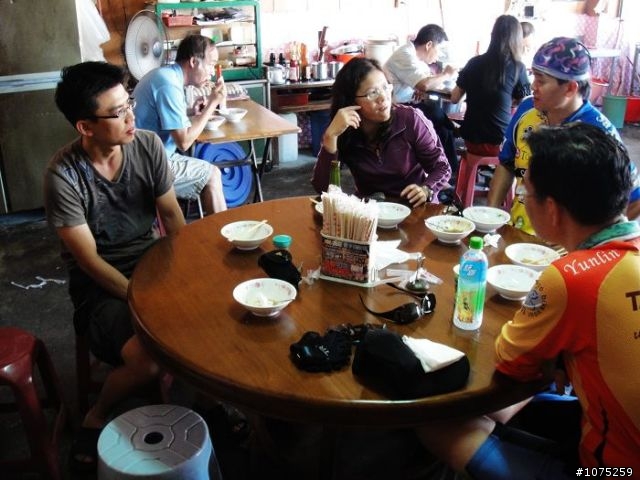 (照片)20100711二尖山(三角點)