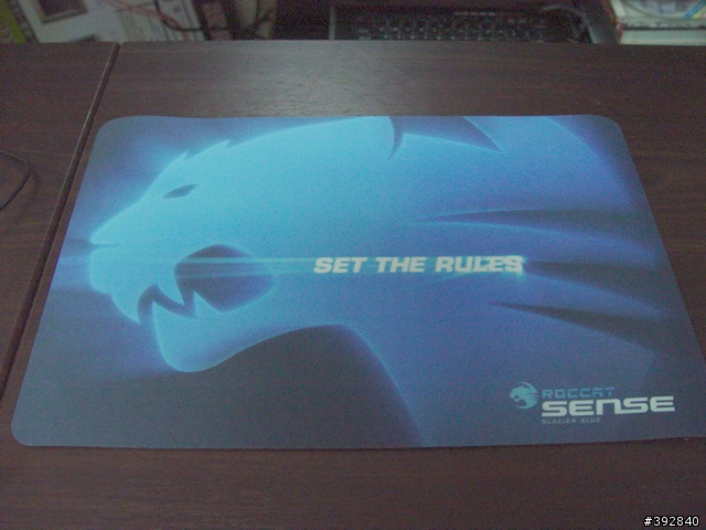 [簡易開箱與分享] 決定就是你了! Roccat Kone + Roccat Sense Glacier Blue 鼠墊!