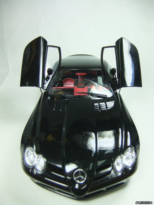 Mercedes-Benz SLR McLaren  鏡面烤漆  (圖多多多請謹慎服用)