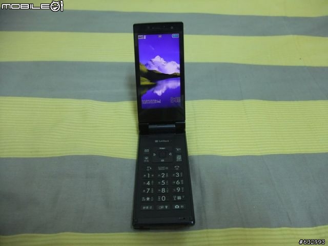 好一個銷魂旋轉手機...sharp 932sh!!