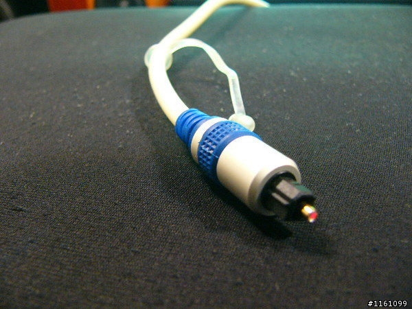 請問Philips HTS3578W可與電腦音效卡的界面連接嗎?
