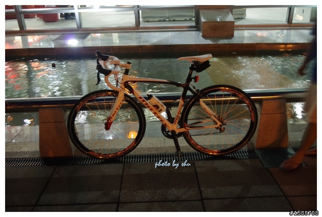 公路車~~第一台!不知道是不是最後一台 matrix f-22