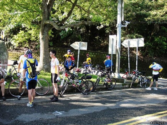 (照片)20100711二尖山(三角點)