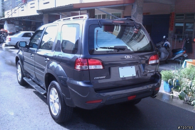 ESCAPE XLT 2010 尊爵灰 開箱(圖多..)