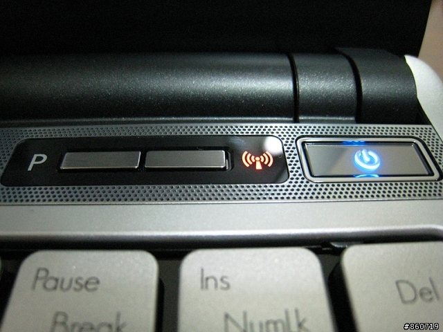 [開箱]簡約極至個性美--Gateway EC39C01w 13.3"
