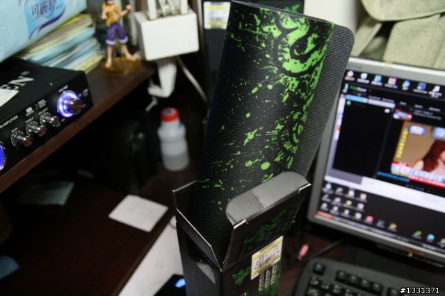 [開箱文]Razer DeathAdder奎蛇(DA)左撇子專用滑鼠+巨甲蟲特別版鼠墊