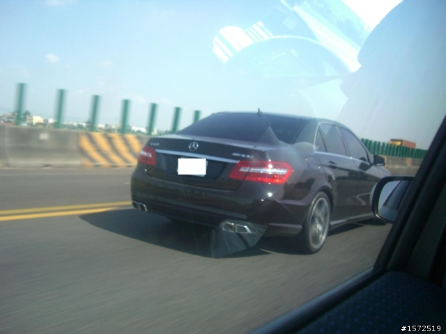 昨天在國道遇到的E63 AMG