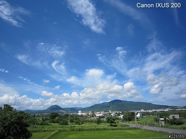 Sony TX5 拍天空顏色真的比較淡？ (和Canon IXUS 200比)