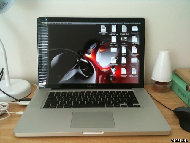 我的MacBook Pro 15" i5 2.4 GHz 開箱照
