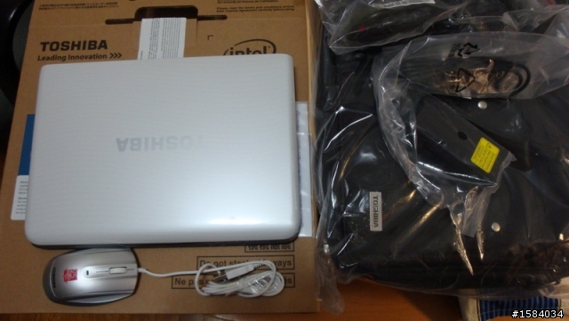 為了要小而有力  Toshiba Portege T210 開箱