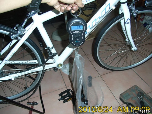 FUJI ACE 24 兒童公路車開箱文,改裝碳纖前叉完成