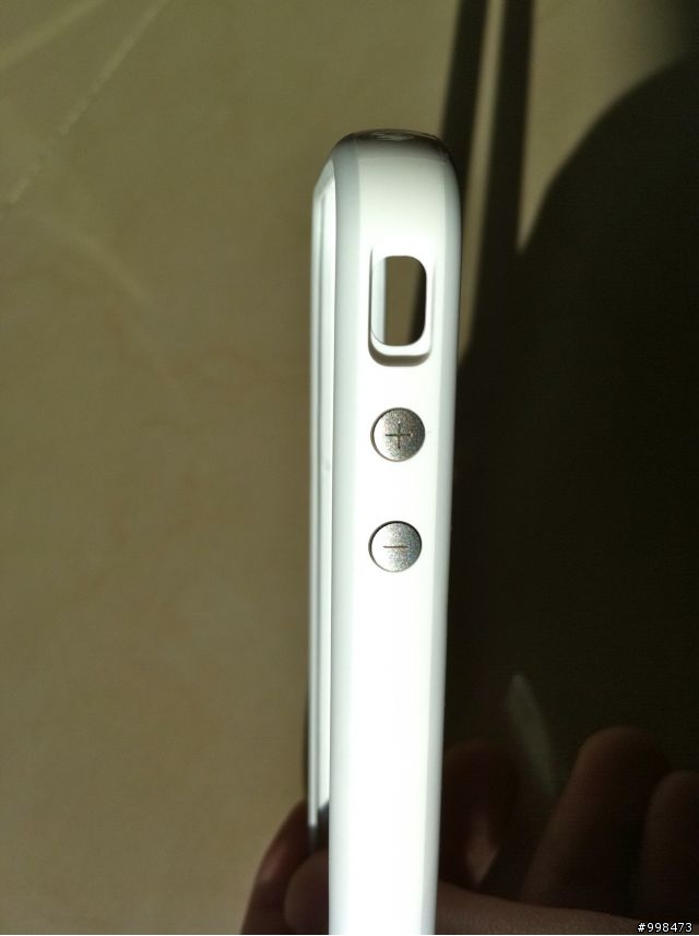 [開箱] iPhone 4 Bumper白色業餘開箱 (陽光照明，搭配黑色iPhone 4)
