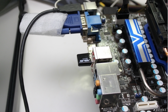 一頭身的USB無線網卡-ASUS USB-N10