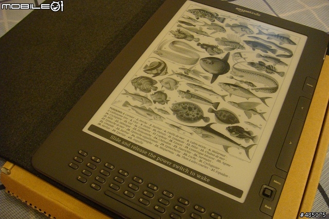 [開箱] Kindle DX Graphite - latest generation , 2010.7.7, 已補圖(20100726)