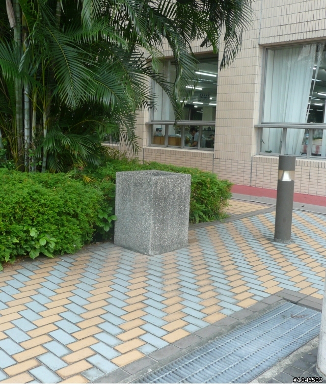 [世貿看展或是血拼時的好選擇］台北市市府人工沙灘