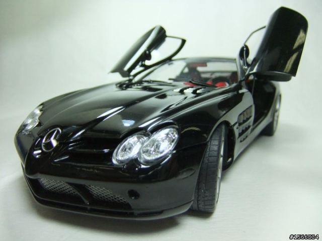Mercedes-Benz SLR McLaren  鏡面烤漆  (圖多多多請謹慎服用)