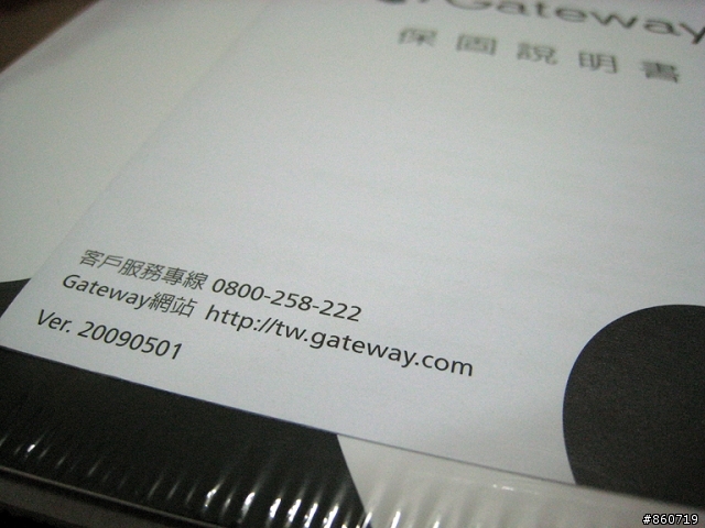 [開箱]簡約極至個性美--Gateway EC39C01w 13.3"