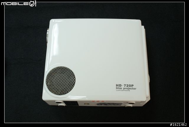 【開箱文】 YOVICA HDMI-720P 迷你投影機 開箱啦~