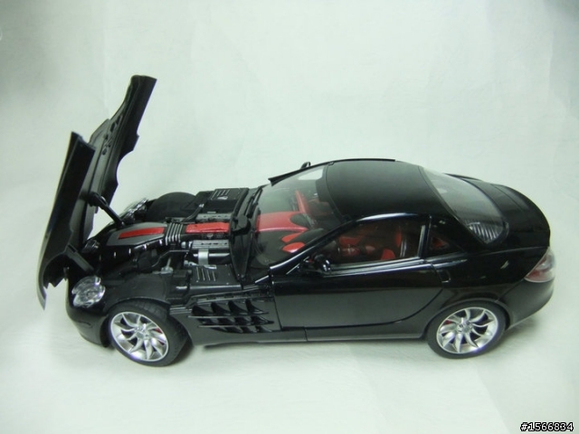 Mercedes-Benz SLR McLaren  鏡面烤漆  (圖多多多請謹慎服用)
